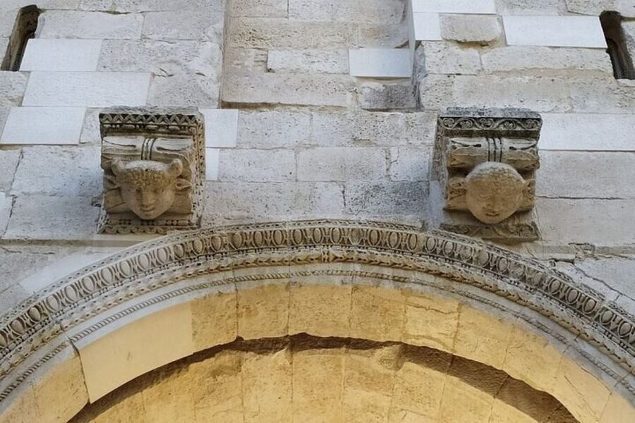 Experience Split History Walking Tour With Local Historian - Peristil, the palace square, and imperial theater