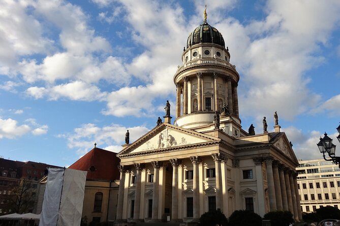 Explore Berlin History and Highlights Sightseeing Walking Tour - Checkpoint Charlie and the reality of divided Berlin