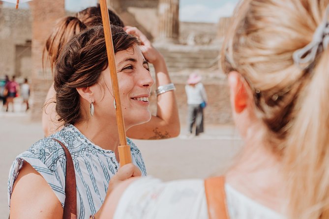 Explore Pompeii with an Archaeologist - Via dell’Abbondanza reveals ordinary street life