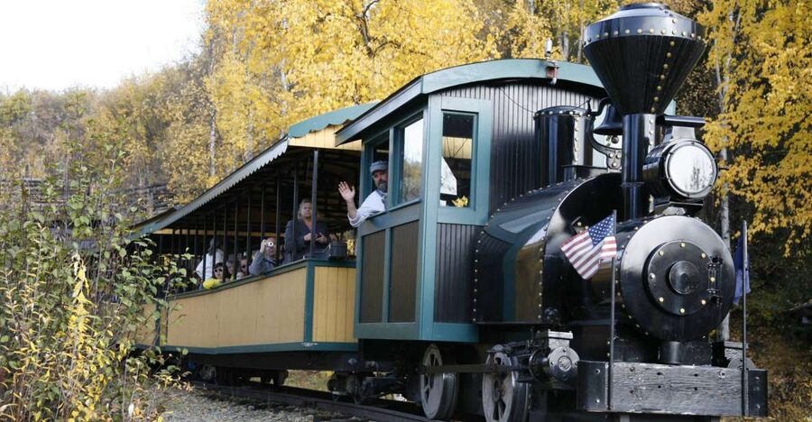 Fairbanks: Gold Dredge 8 Historic Train Tour - Seeing Gold Dredge 8 up close