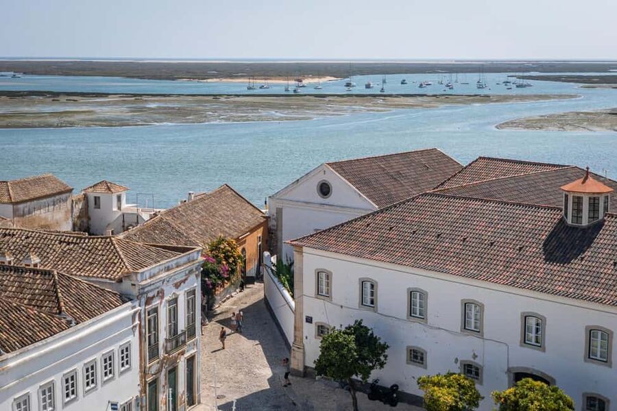 Faro: Private & Flexible Walking Tour in Historic Center - Largo da Sé and Faro Cathedral