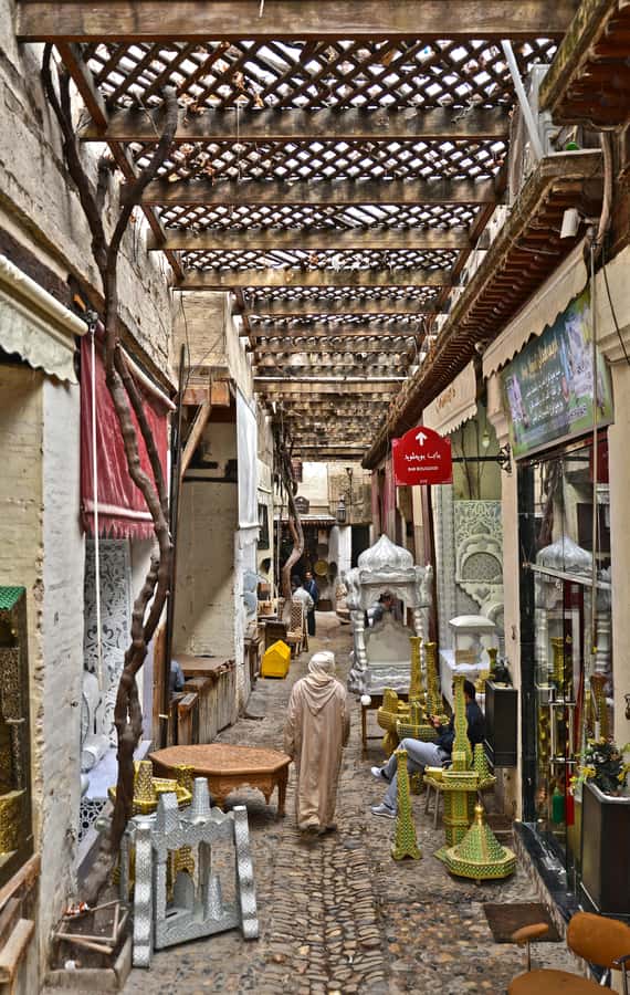 Fez: Walking Tour in the Ancient City of Fez - Seffarine Square and the walk toward R’cif