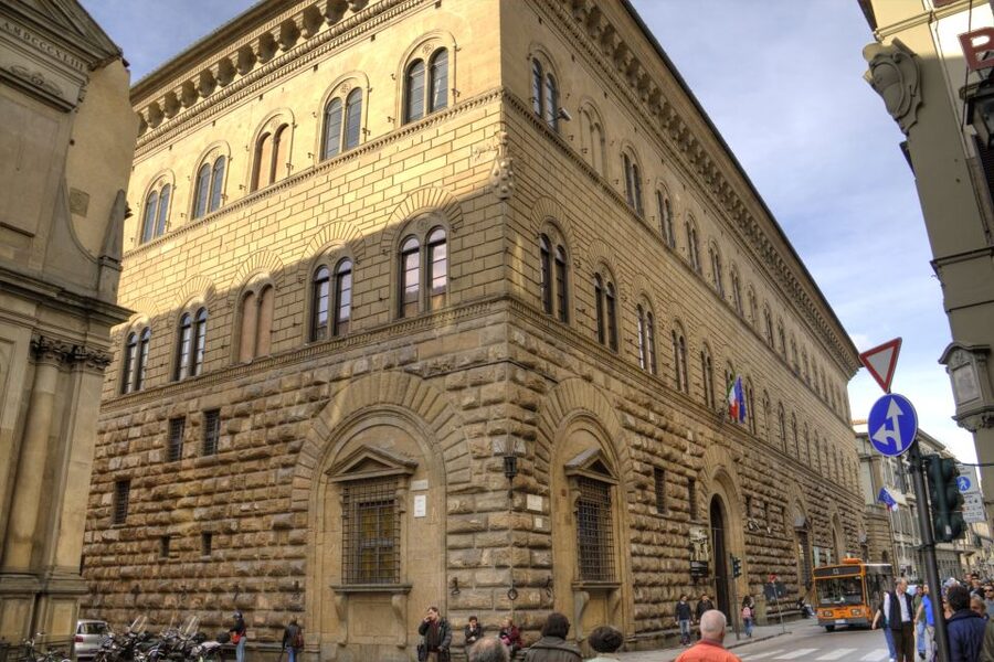 Florence: Medici Family History Tour - Rival families at Palazzo Strozzi and Palazzo Albizi