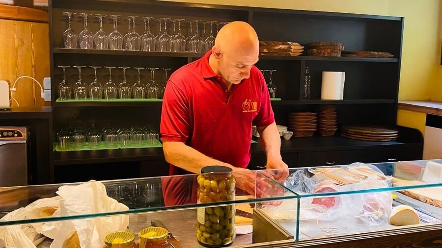 Florence Wine &Food: Taste Tuscan Flavors in Historic Cellar - Smart ways to plan your hour
