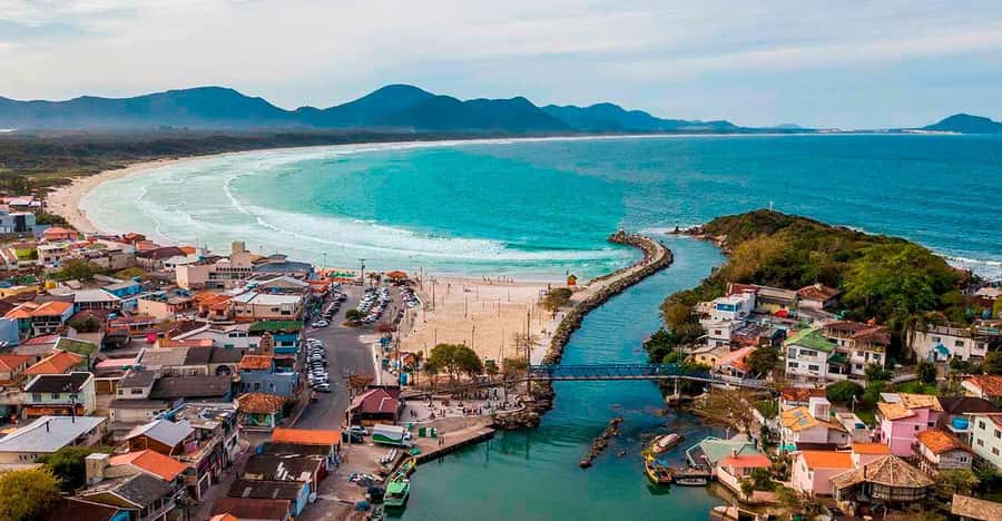 Florianópolis: Historical Center, Beach & Nature Tour - The guide and language question