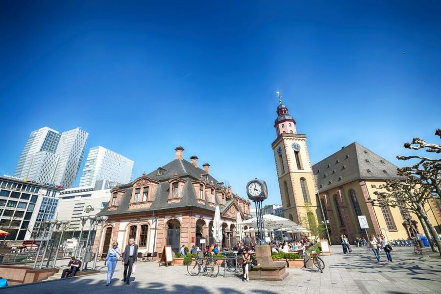 Frankfurt: Old Town Historical Walking Tour with Geo Epoche - Why the historian makes a difference