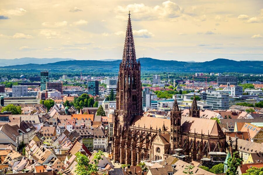 Freiburg: Exciting City Tour with sightseeing and history - Gerichtslaube and Colombischlössle