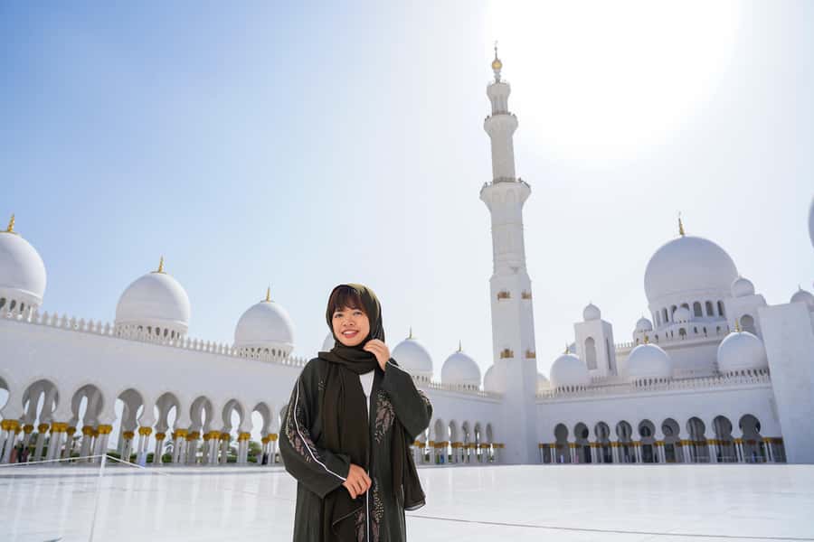 From Abu Dhabi: Grand Mosque, Royal Palace& Heritage Village - Corniche views and the Emirates Palace photo stop