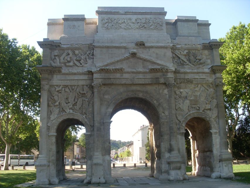 From Avigno: Full-Day Roman Sites and Historical Places Tour - Nîmes Arena and the city’s Roman center