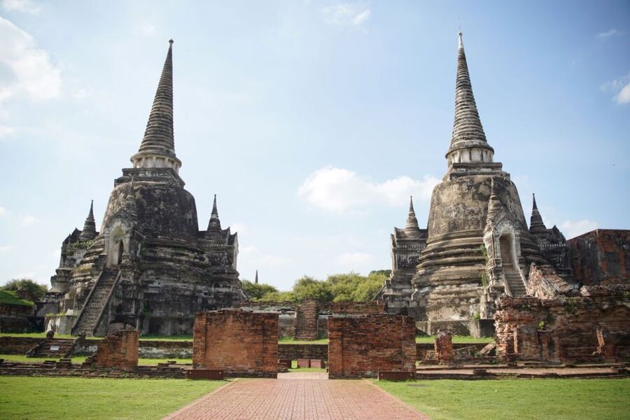 From Bangkok: Ayutthaya Historical Day Tour by Bus - Lunch in Ayutthaya