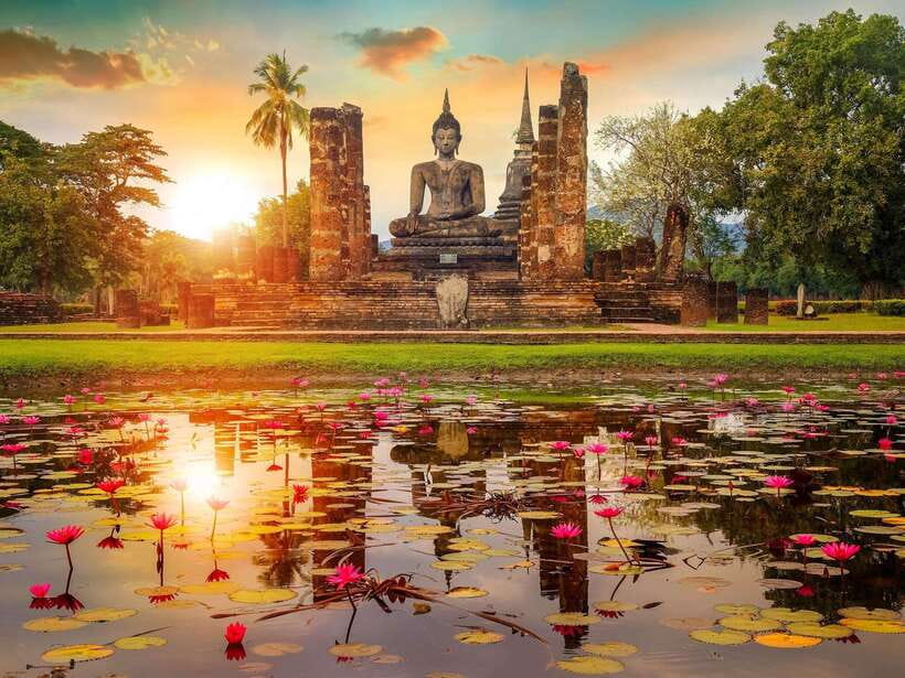 From Bangkok: Ayutthaya Historical Park Guided Day Trip - Lunch beside the river and a welcome pause