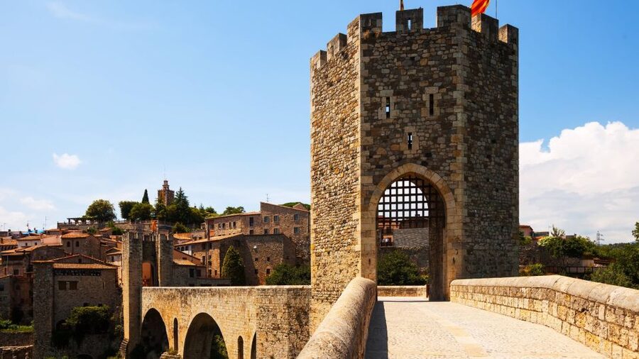 From Barcelona: Besalú & Medieval Towns Tour w/ Hotel Pickup - Santa Pau and the Garrotxa volcanic country