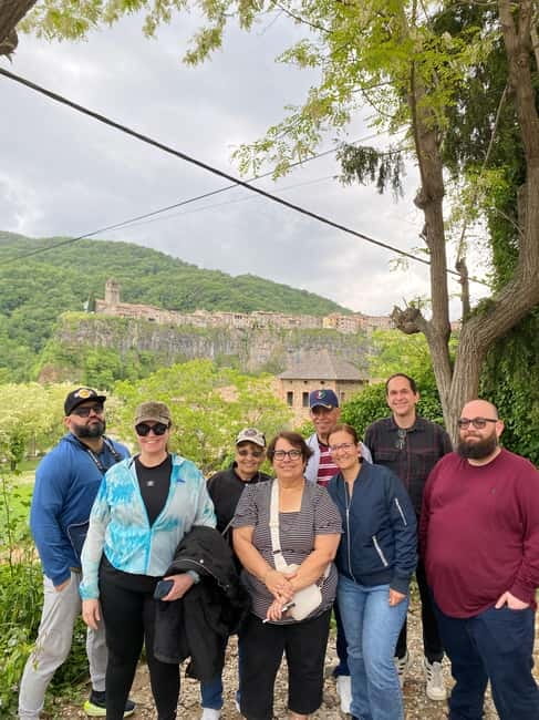 From Barcelona: Girona, Besalú & Medieval Villages Day Trip - Castellfollit de la Roca and its lava-formed cliff