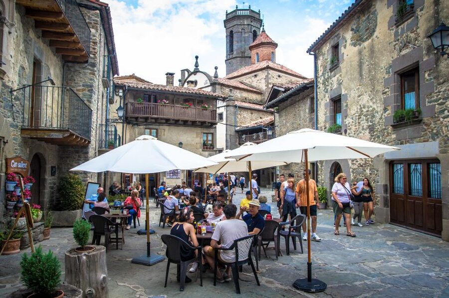 From Barcelona: Medieval Villages Day Tour - Key points to know before booking