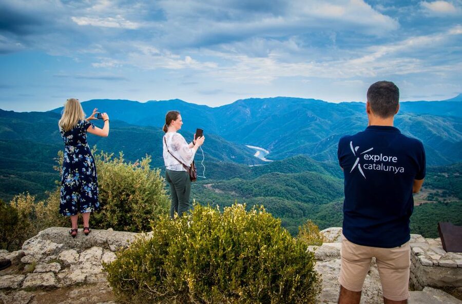 From Barcelona: Medieval Villages Day Tour - What the guiding adds