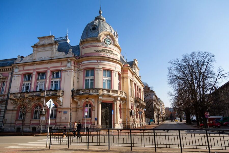 From Bucharest: Small Group Day Trip to Medieval Bulgaria - Arbanassi and the Konstantsalieva House