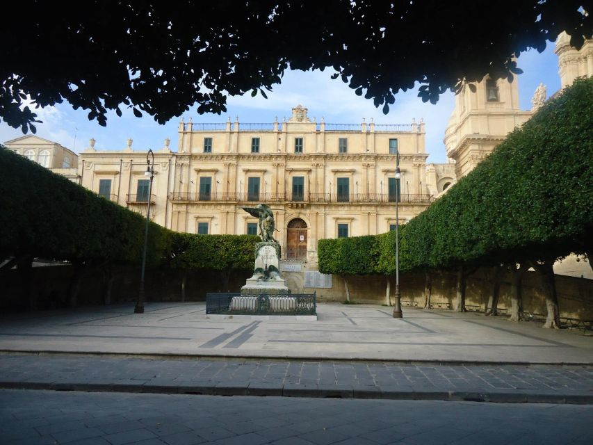 From Catania: Syracuse and Noto Culture and History Tour - Guides make the biggest difference