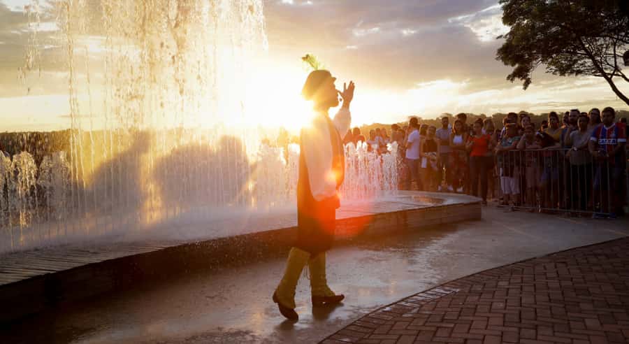From Foz do Iguazu: Triple Frontier Landmark Ticket - Why the Triple Frontier works best at sunset