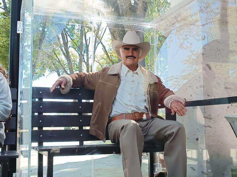 From Guadalajara to Chapala Lake: Funny and cultural tour - Starting with Vicente Fernandez at Los Tres Potrillos