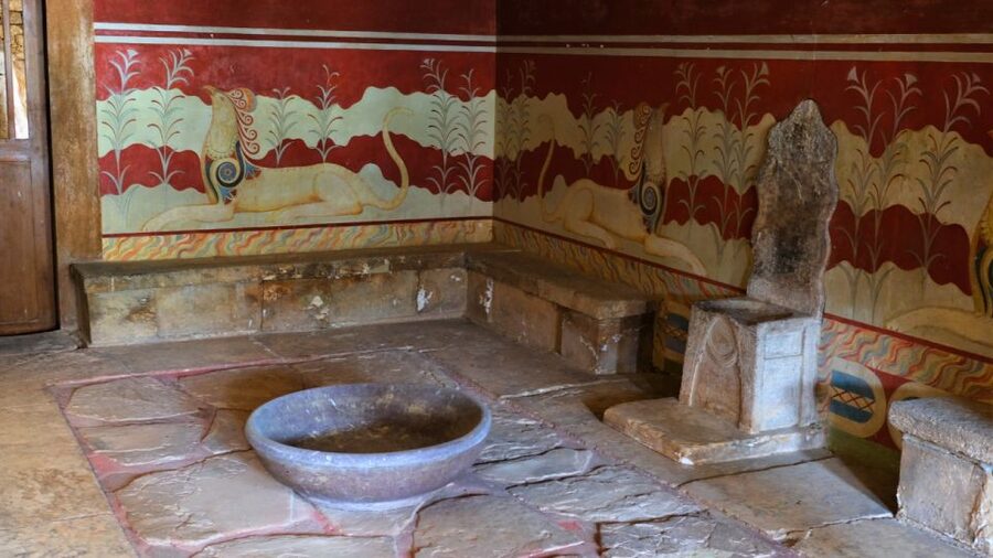 From Heraklion: Historical Center City Tour & Knossos Palace - What is included, and what will you pay extra for?