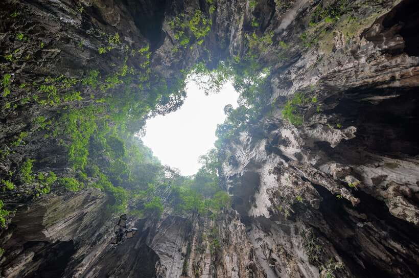 From Kuala Lumpur: Private Batu Caves Cultural Tour - What to expect at the batik factory