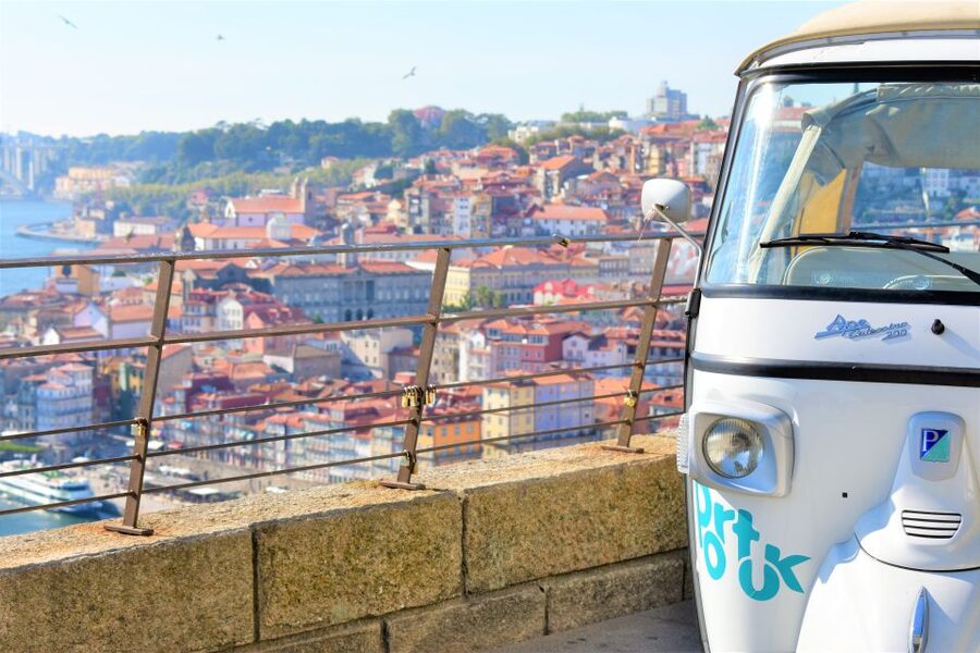 From Leixões: Private Porto Historic Center Tuk Tuk Tour - Livraria Lello and the churches around Praça dos Leões