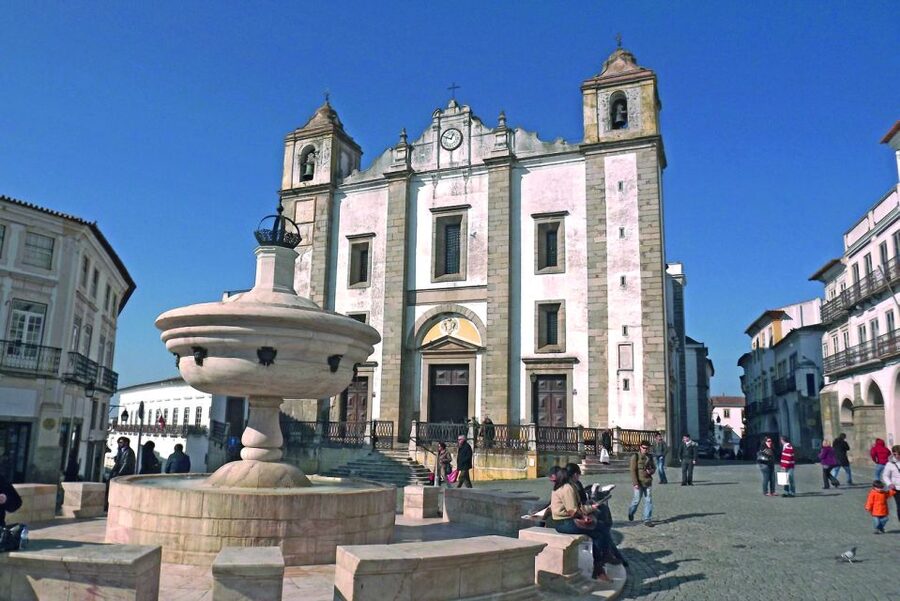From Lisbon: Évora Wine & Heritage Tour - The Chapel of Bones, Évora’s most striking stop