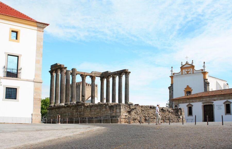 From Lisbon: Évora Wine & Heritage Tour - Visiting an Alentejo wine cellar