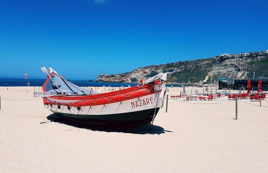 From Lisbon: Fátima, Óbidos Medieval, Nazaré Atlantic Coast - Who will enjoy this day trip