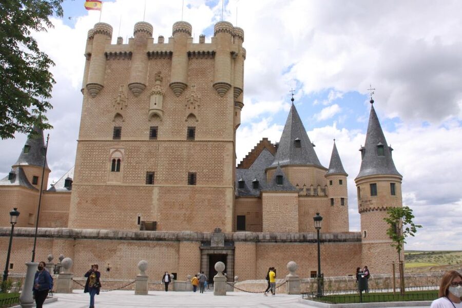 From Madrid: History and Charm of Segovia Full-Day Tour - The Roman Aqueduct, Segovia’s unforgettable entrance