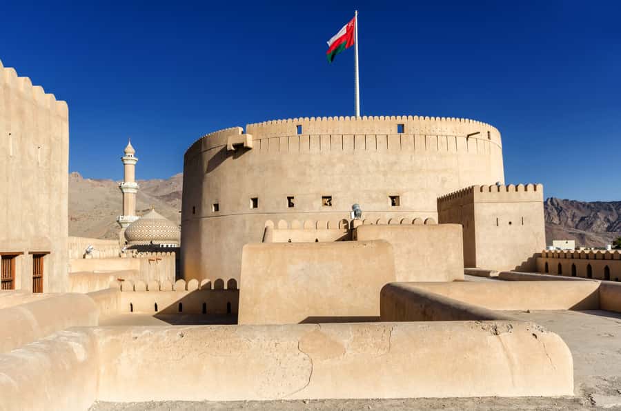 From Muscat: Nizwa and Oman's Historical Gems Tour - Option 2: Nizwa, Bahla, and Jabreen