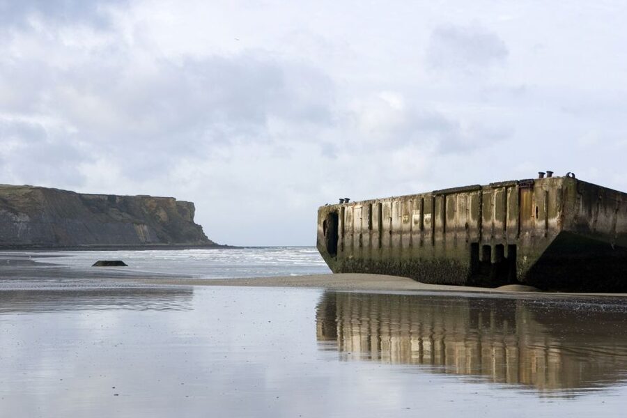 From Paris: Normandy D-Day Beaches Day Trip - Arromanches, lunch and the Mulberry harbor