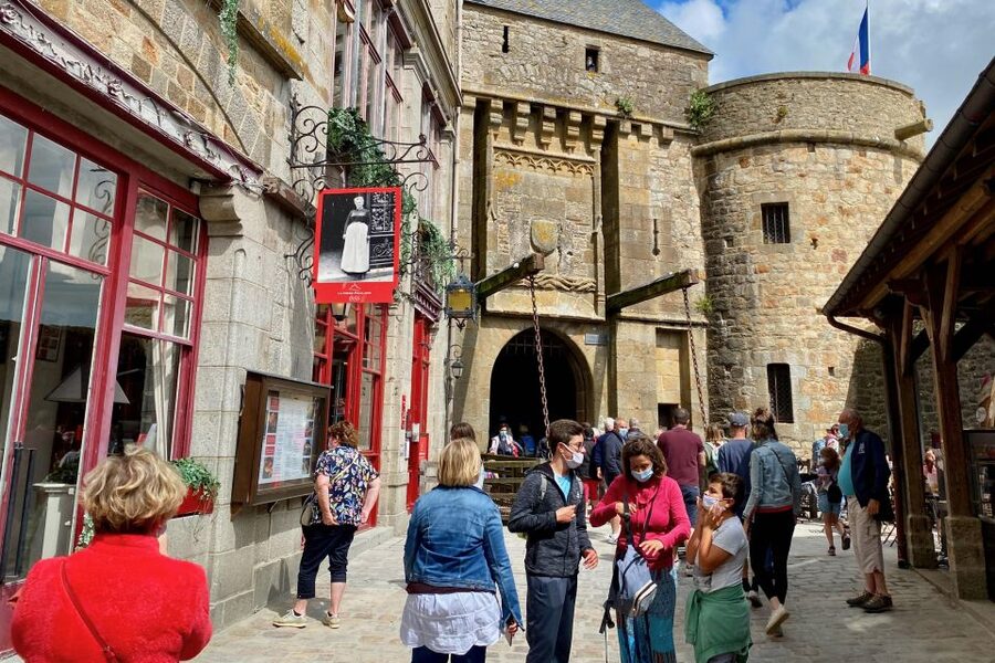 From Paris: Private Mont Saint-Michel & Normandy D-Day Tour - The long return to Paris