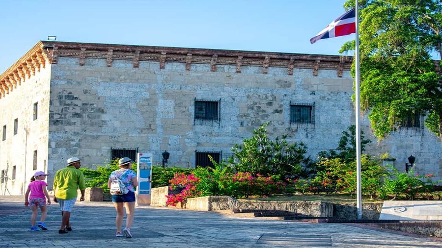 From Santo Domingo: Full day Historical Tour with Lunch - Walking Through the Colonial Zone