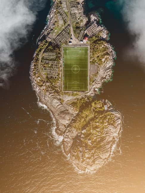 From Svolvær: Half Day Lofoten History and Photo Tour - Svinøya puts fishing life first