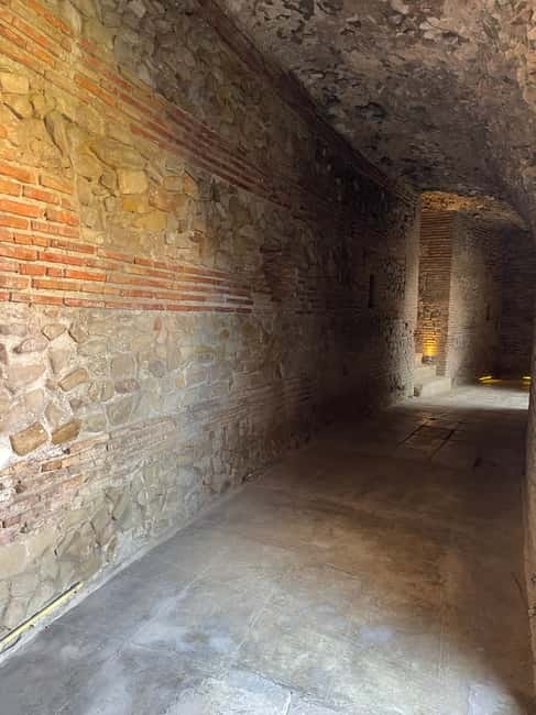 From Tirana: Durres & Kruja History and Local Food Day Trip - Crossing to Durrës for a different Albania