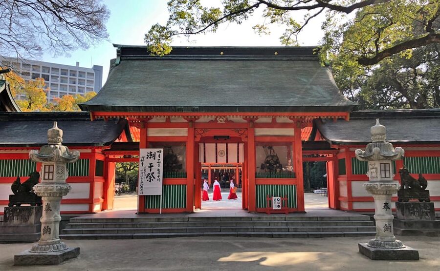 Fukuoka Essentials: History, Culture, & Charms - Kawabata Arcade: your short taste of local Hakata