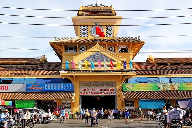 Full-Day Ho Chi Minh City Tour with Colonial Heritage & Chinatown - Lunch, Vietnamese coffee, and a useful pause