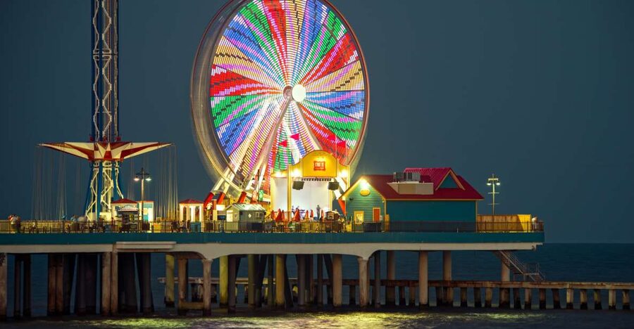 Galveston: Historic Pleasure Pier All-Day Pass - Arriving at 25th Street and Seawall Boulevard