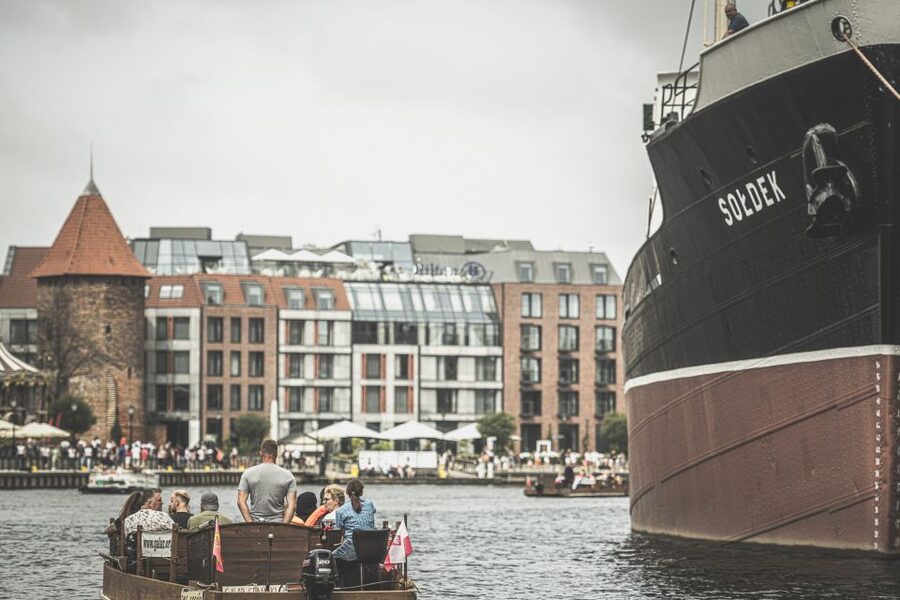 Gdansk: City Cruise on Historical Polish Boat - Ołowianka and Granary Island from the river