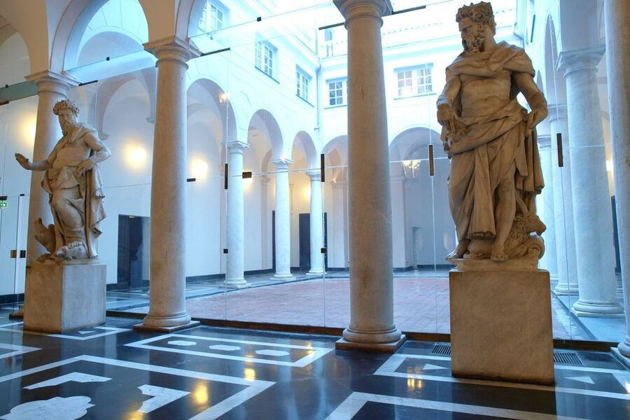 Genoa: 2-Hour Guided Walking Tour of the Historical Center - Why Genoa is better understood on foot