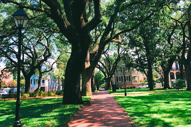 Genteel and Bard's Savannah History Walking Tour - Monterey Square and three layers of Savannah
