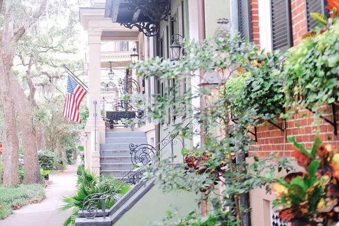 Genteel and Bard's Savannah History Walking Tour - Jones Street and Savannah’s architectural rhythm
