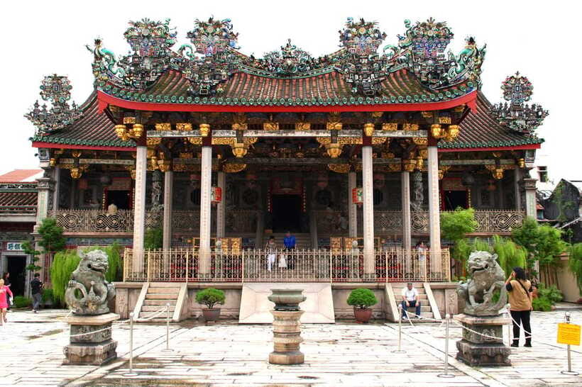 George Town: Private Half-Day Historical City Tour - Pulau Tikus and the Reclining Buddha Temple