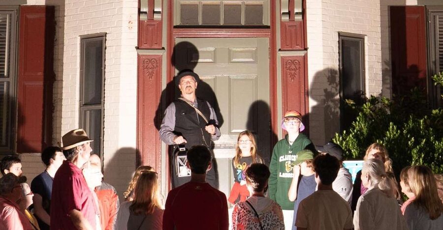 Gettysburg: "History and Haunts" Family Friendly Ghost Tour - The Reynolds Death House and the tour’s darker turn