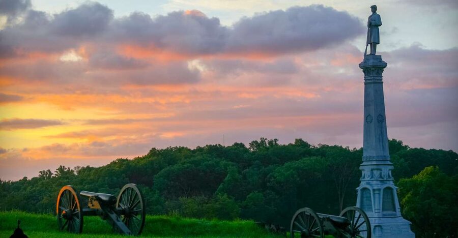 Gettysburg: Private Tour with Licensed Battlefield Guide - Following the battle with maps and terrain