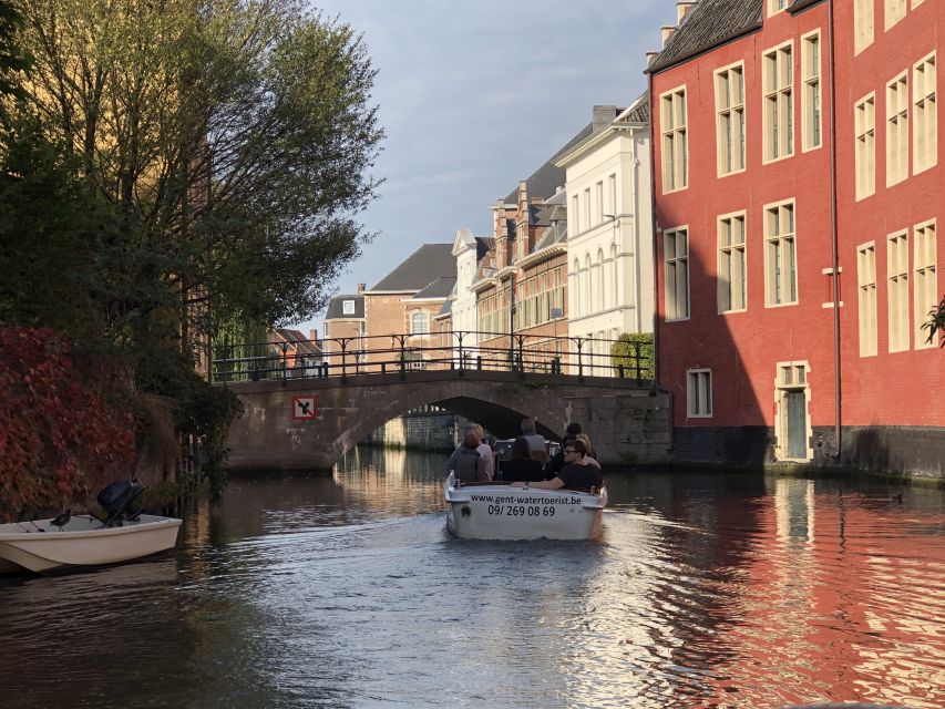 Ghent: 40-Minute Historical Boat Tour of City Center - Graslei and the first canal views