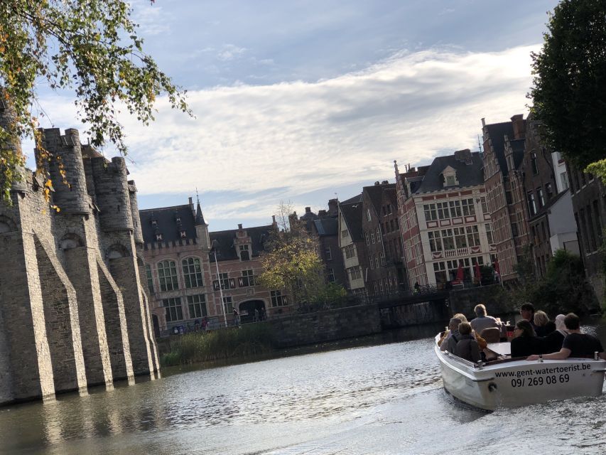 Ghent: 40-Minute Historical Boat Tour of City Center - Gravensteen, Ghent’s rugged Castle of Counts
