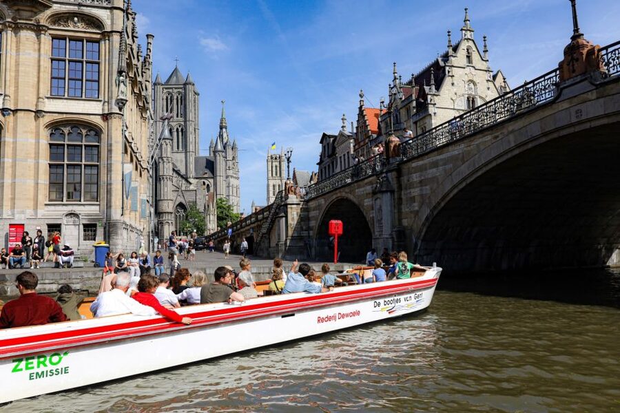 Ghent: 40 Minute Medieval Center Guided Boat Tour - Following the Leie through the old center