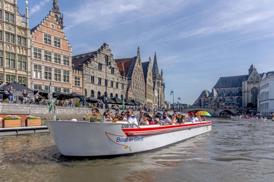 Ghent: 50-Minute Medieval Center Guided Boat Trip - The Castle of the Counts and the Prince’s Court